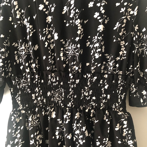 Dazy Elegant Black Floral Midi Dress With Ruffled Sleeves/Thick Lining
Size-M - Picture 6 of 10